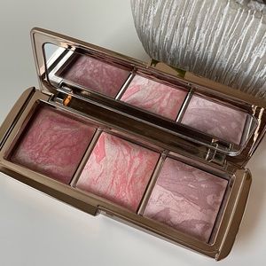 Hourglass Ambient Lighting Blush Palette